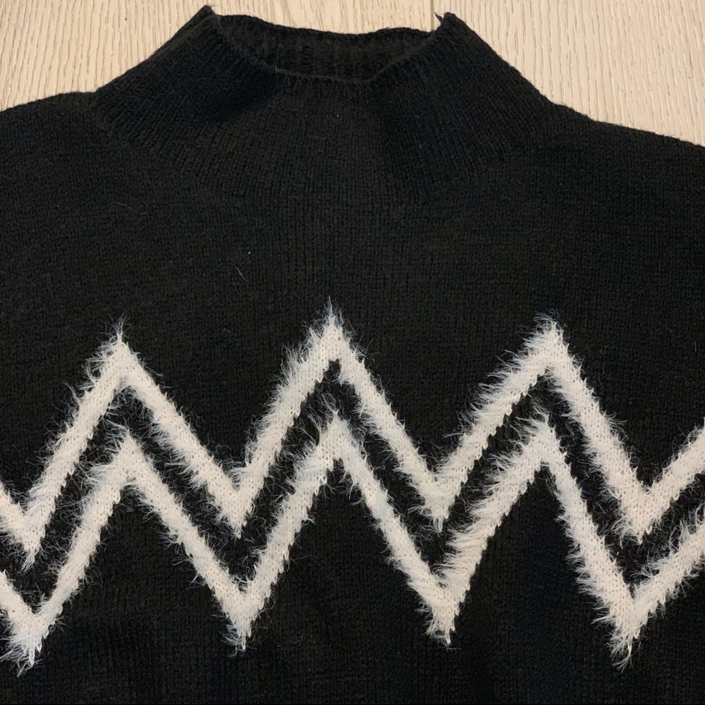 BANANA REPUBLIC Black & White Fair Isle Sweater - Picture 8 of 10
